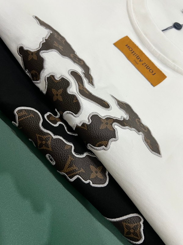 ブランドTシャツ全体デザイン